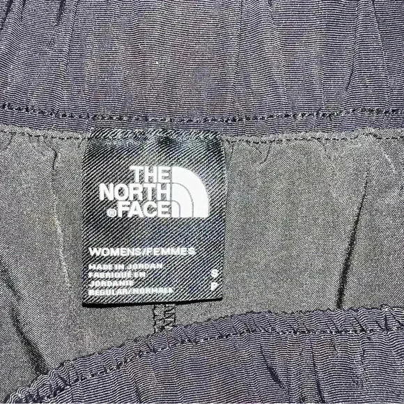 North Face skirt with shorts underneath size small - Picture 7 of 10